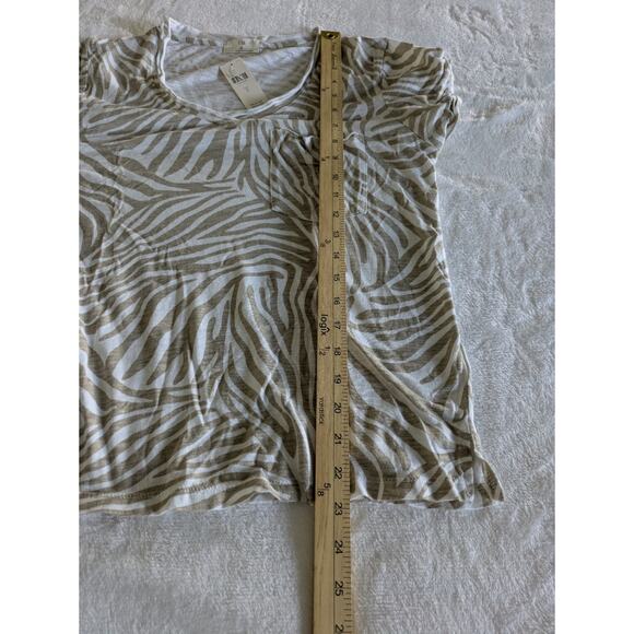 NWT Anthropologie T.La Lars Classic V-Neck Animal Print Small Lightweight Tshirt - Picture 3 of 10